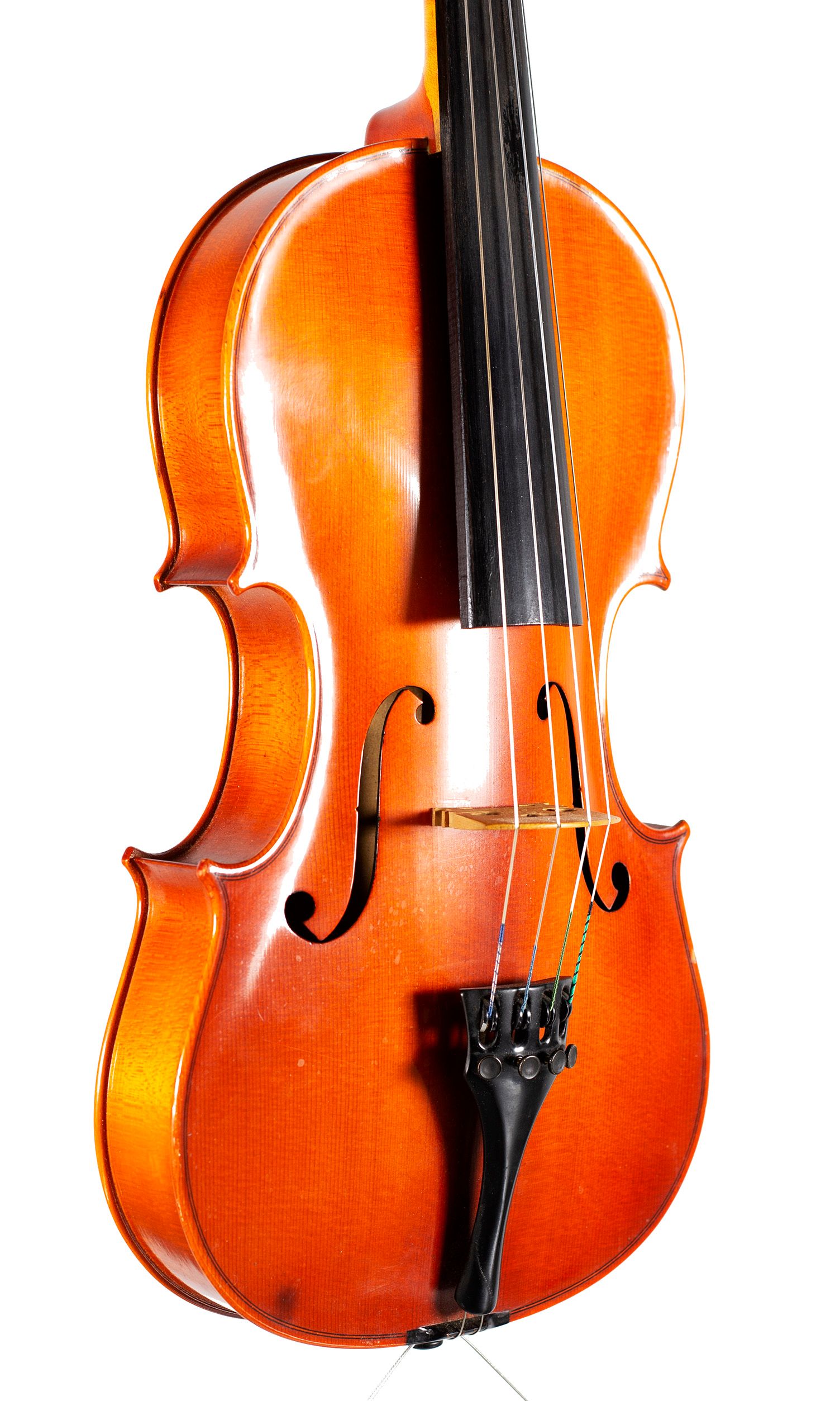 Viola by Roderich Paesold, Bubenreuth, 1980 — angled view, 40°