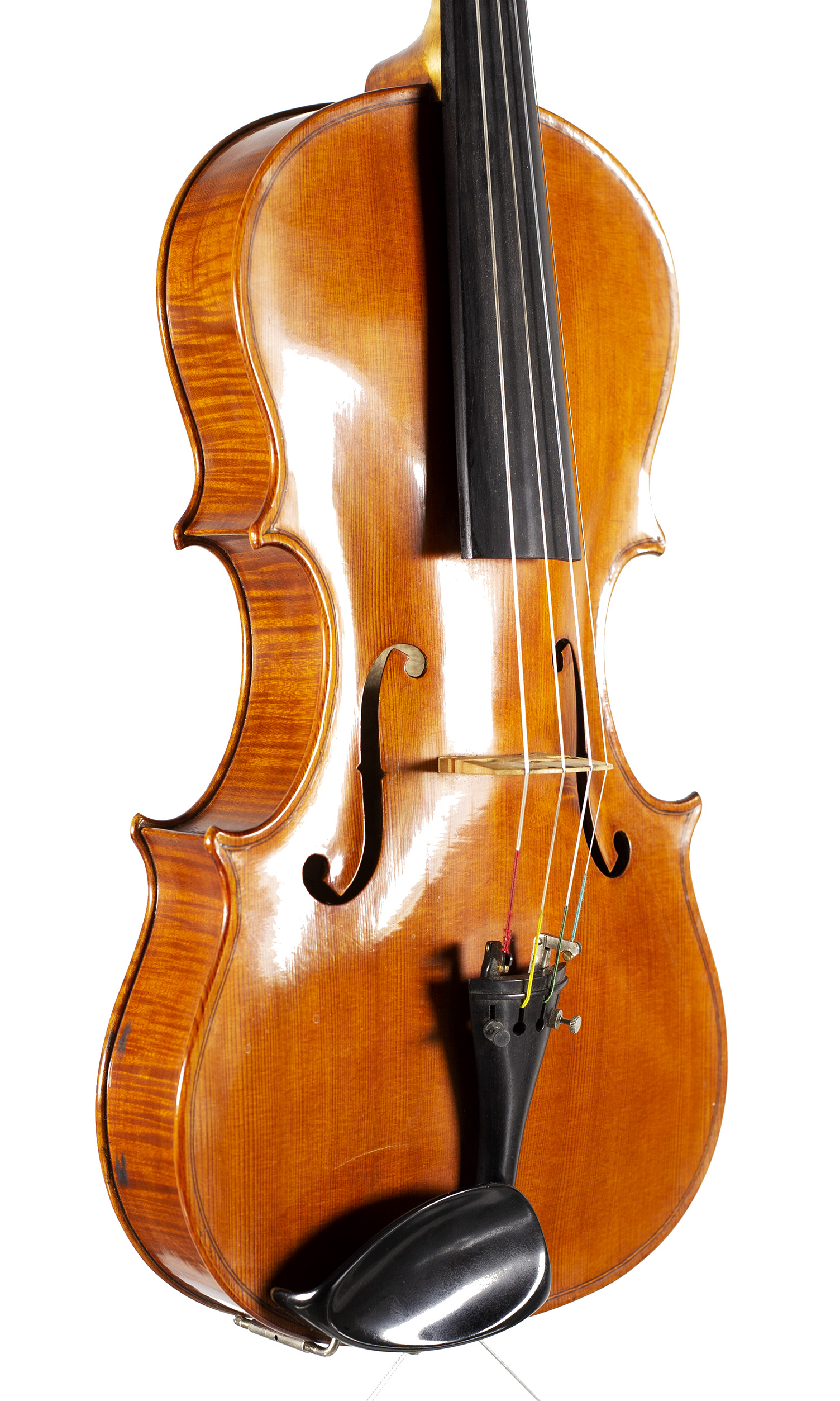 A viola by Robert Hull, Liverpool, 1995 — angled view, 40°