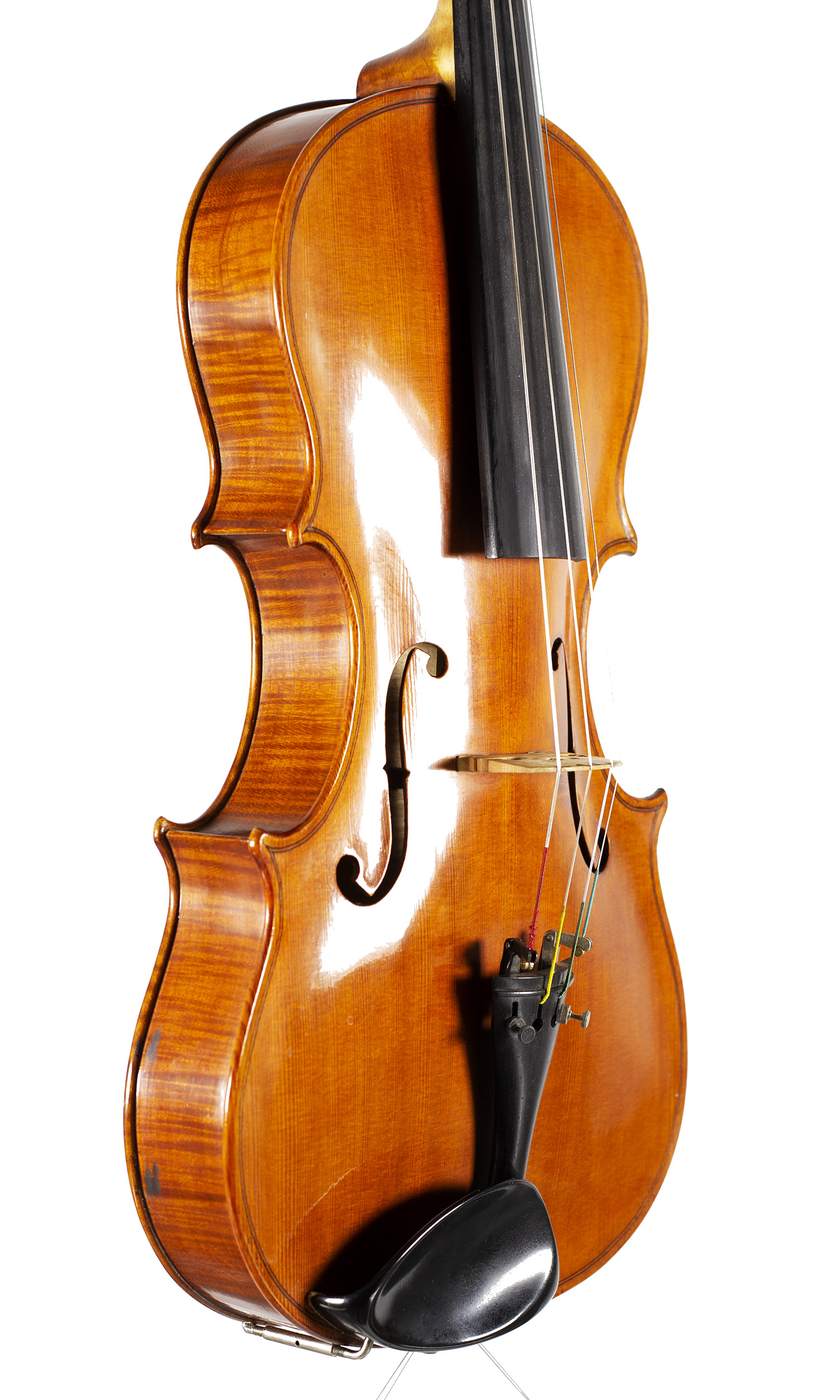 A viola by Robert Hull, Liverpool, 1995 — angled view, 50°