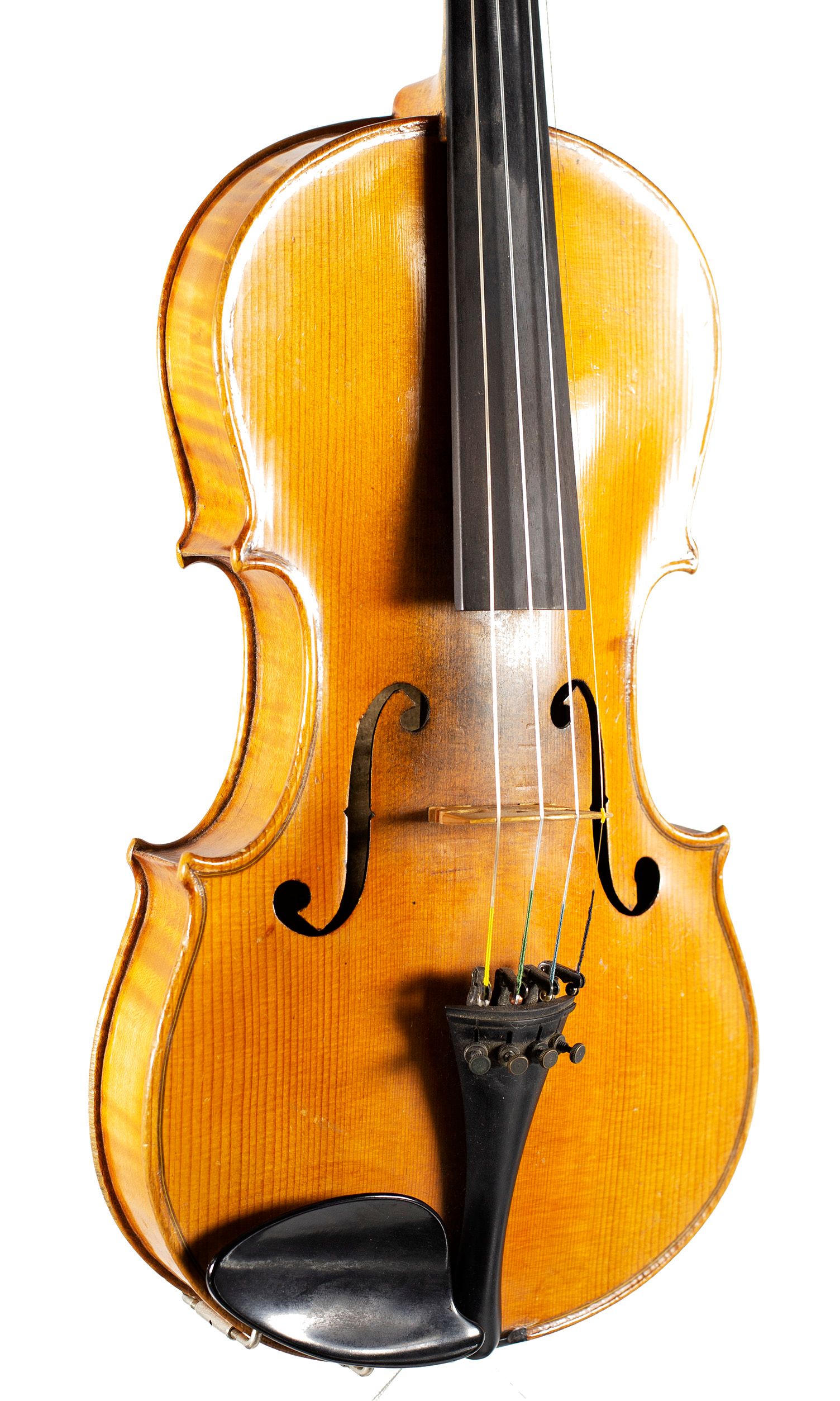 Violin, Workshop of Alfred Moritz, Germany, circa 1920 — angled view, 30°