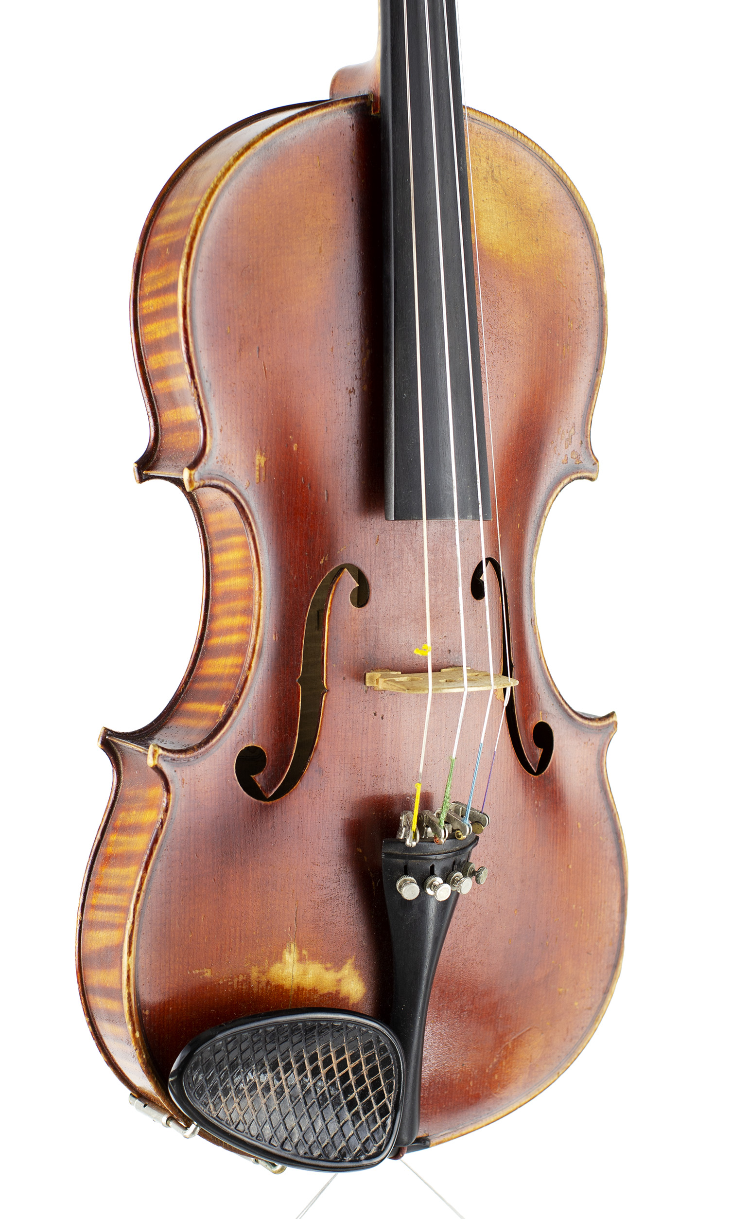 A violin by Leon Bernadel Fils, Paris, 1938 — angled view, 30°