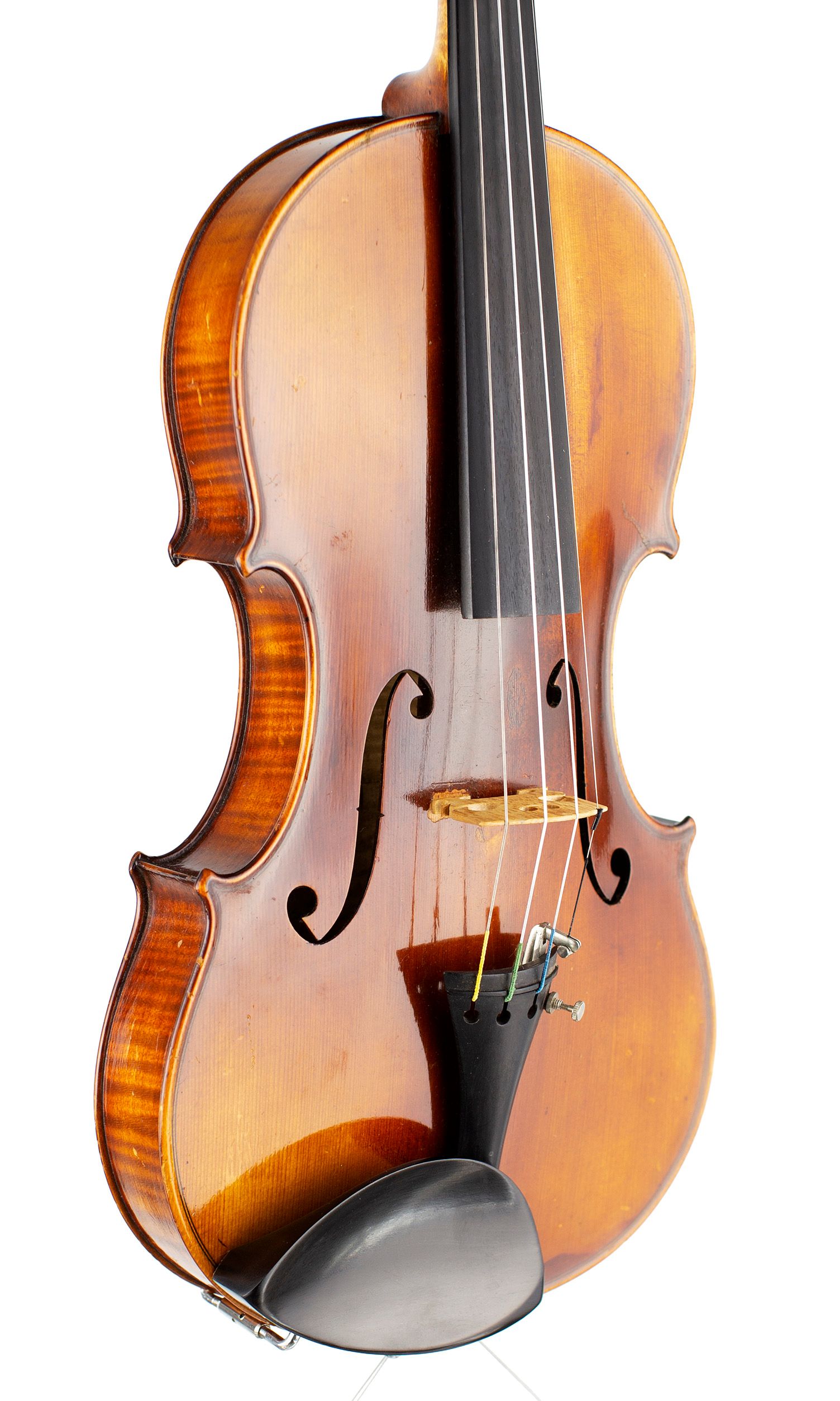 Violin, Workshop of Leon Mougenot Gauche, France, 1925 — angled view, 40°