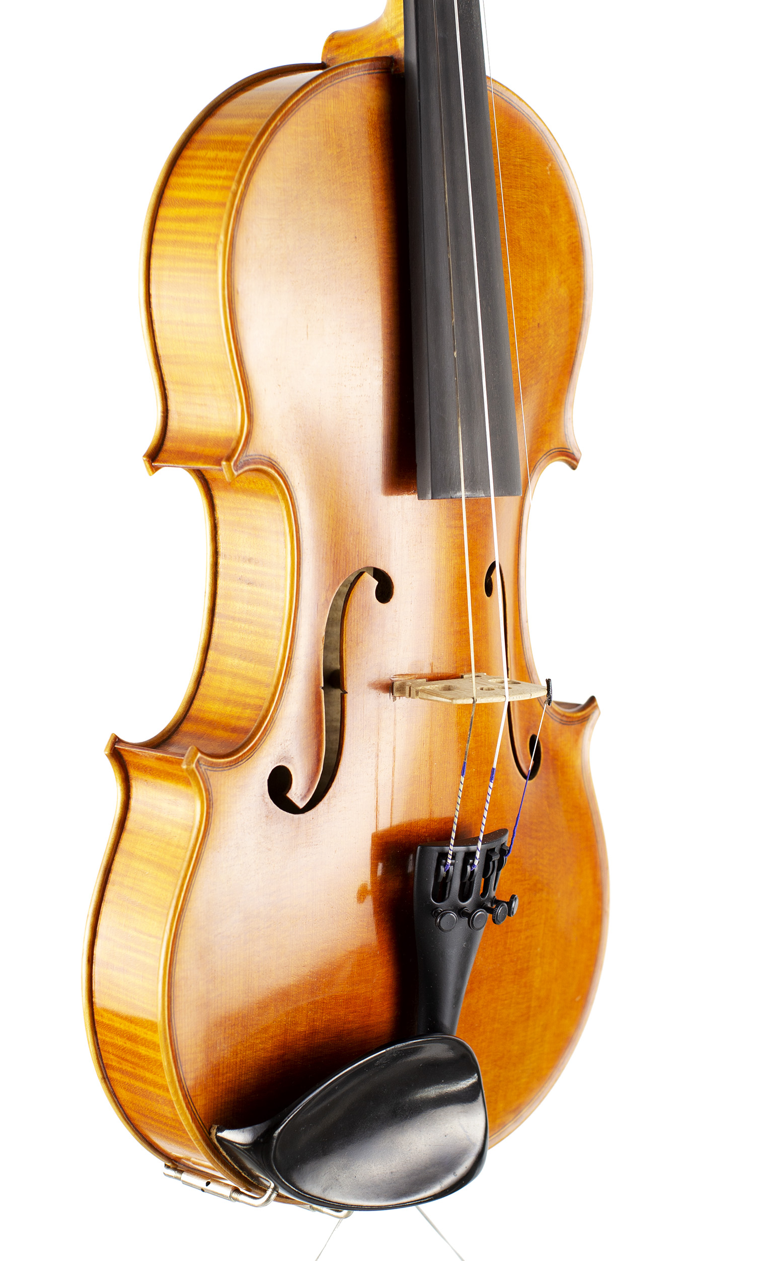A violin by Paul and Hermann König, Hamburg, 1940 — angled view, 50°
