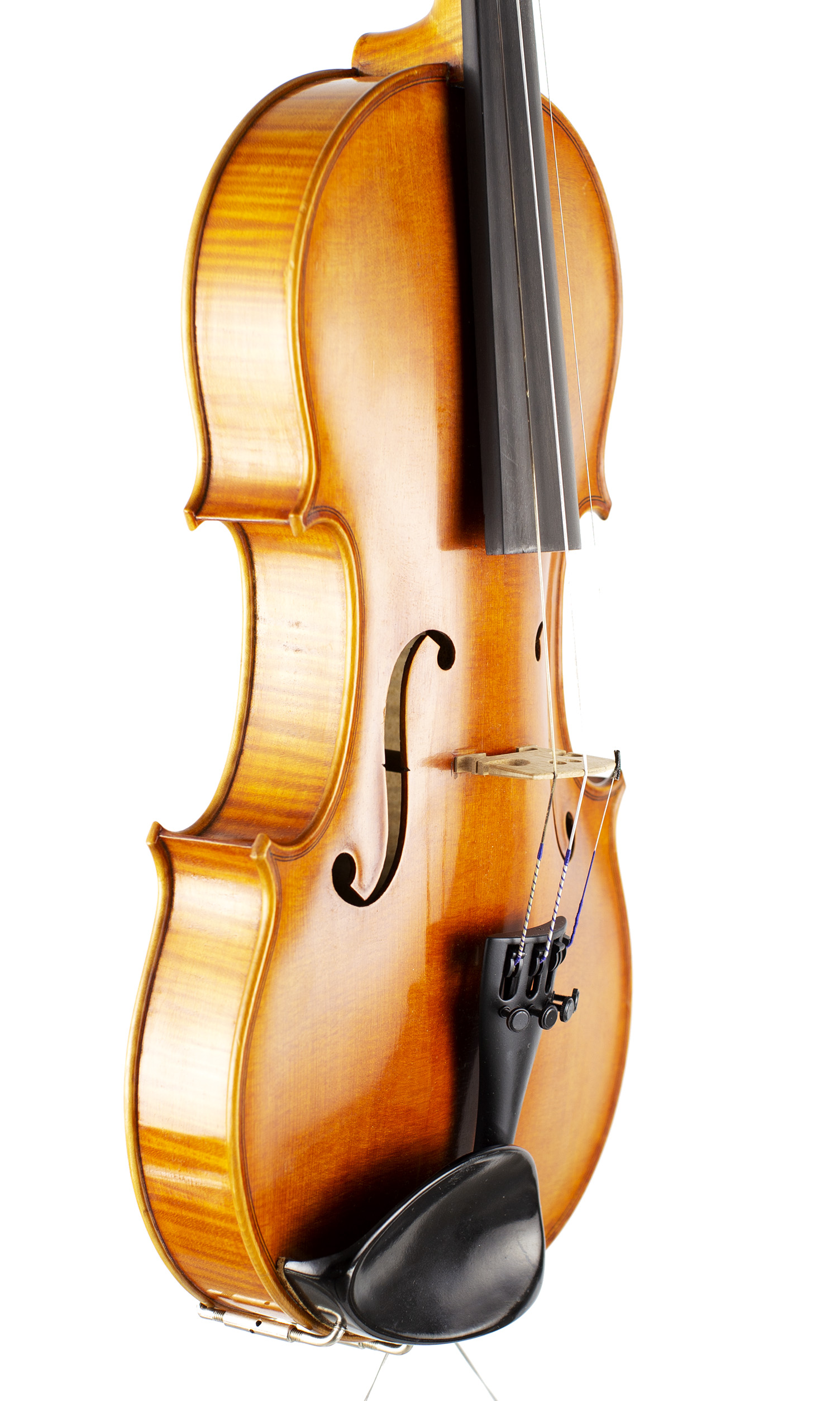 A violin by Paul and Hermann König, Hamburg, 1940 — angled view, 60°