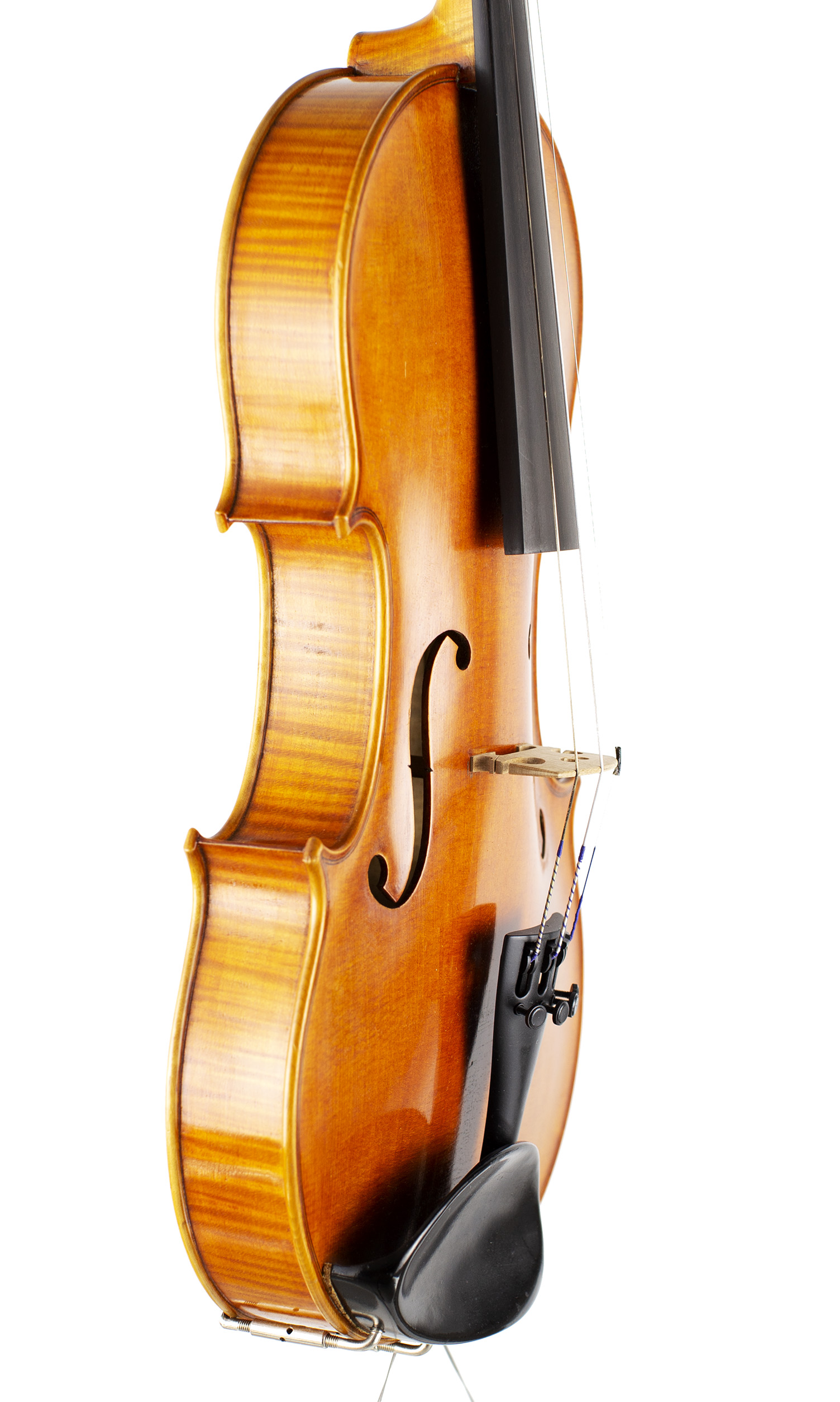 A violin by Paul and Hermann König, Hamburg, 1940 — angled view, 70°