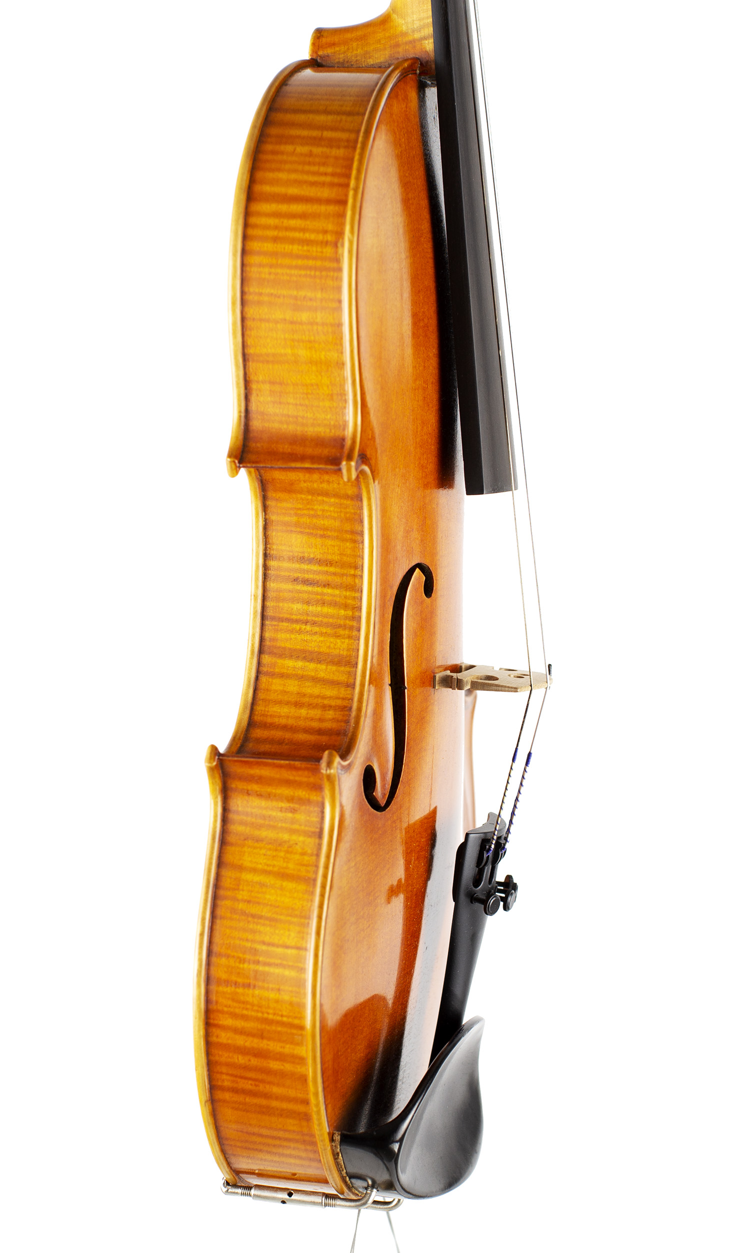 A violin by Paul and Hermann König, Hamburg, 1940 — angled view, 80°