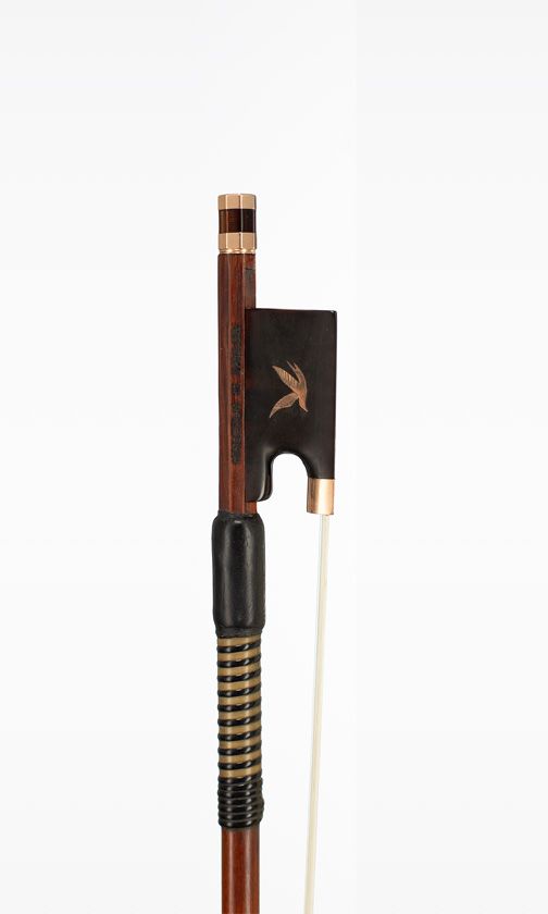 A gold and tortoiseshell-mounted violin bow by Malcolm Taylor, London — frog detail