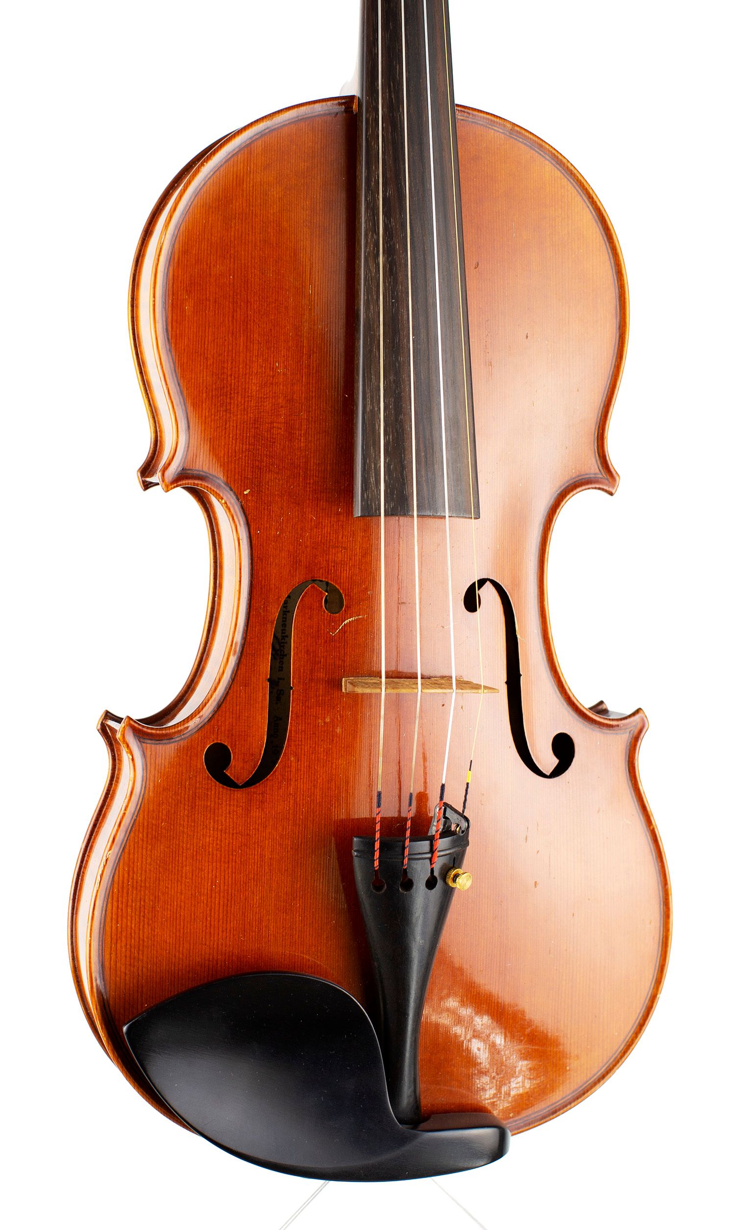 Violin, Workshop of Oskar Gutter, Markneukirchen, 1948 — angled view, 20°