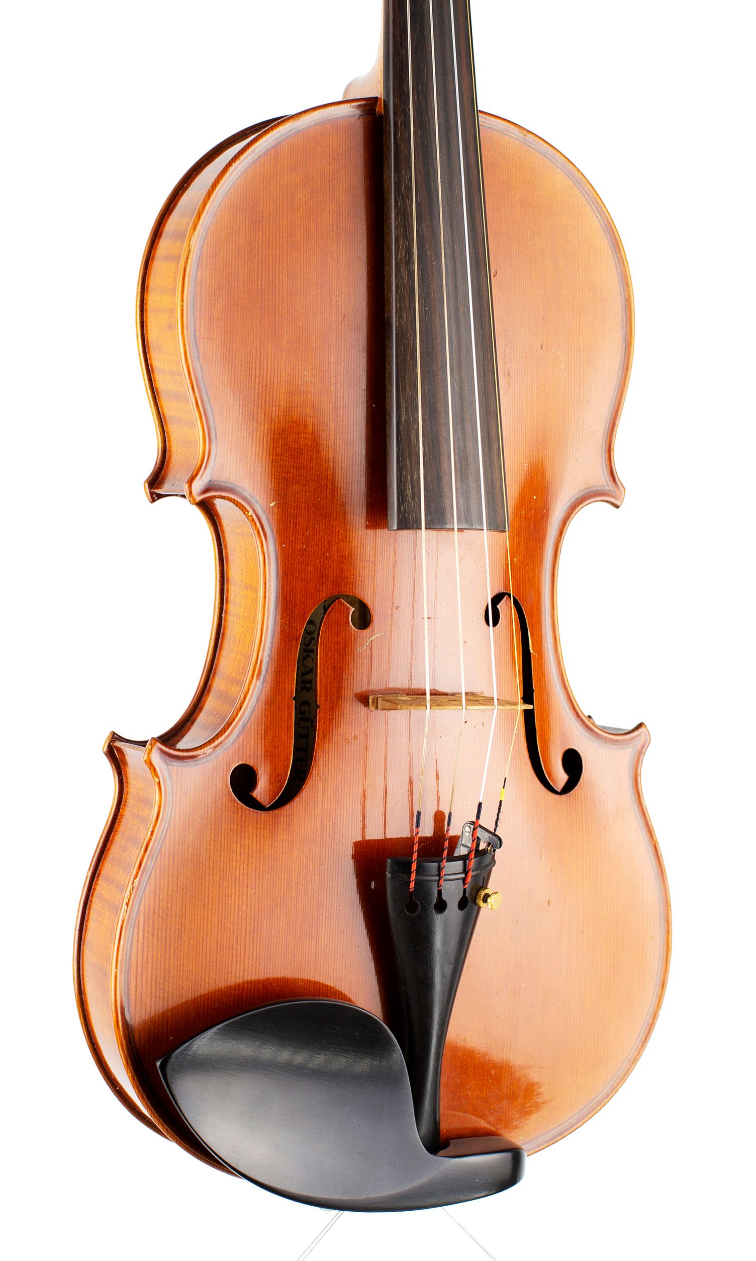 Violin, Workshop of Oskar Gutter, Markneukirchen, 1948 — angled view, 30°