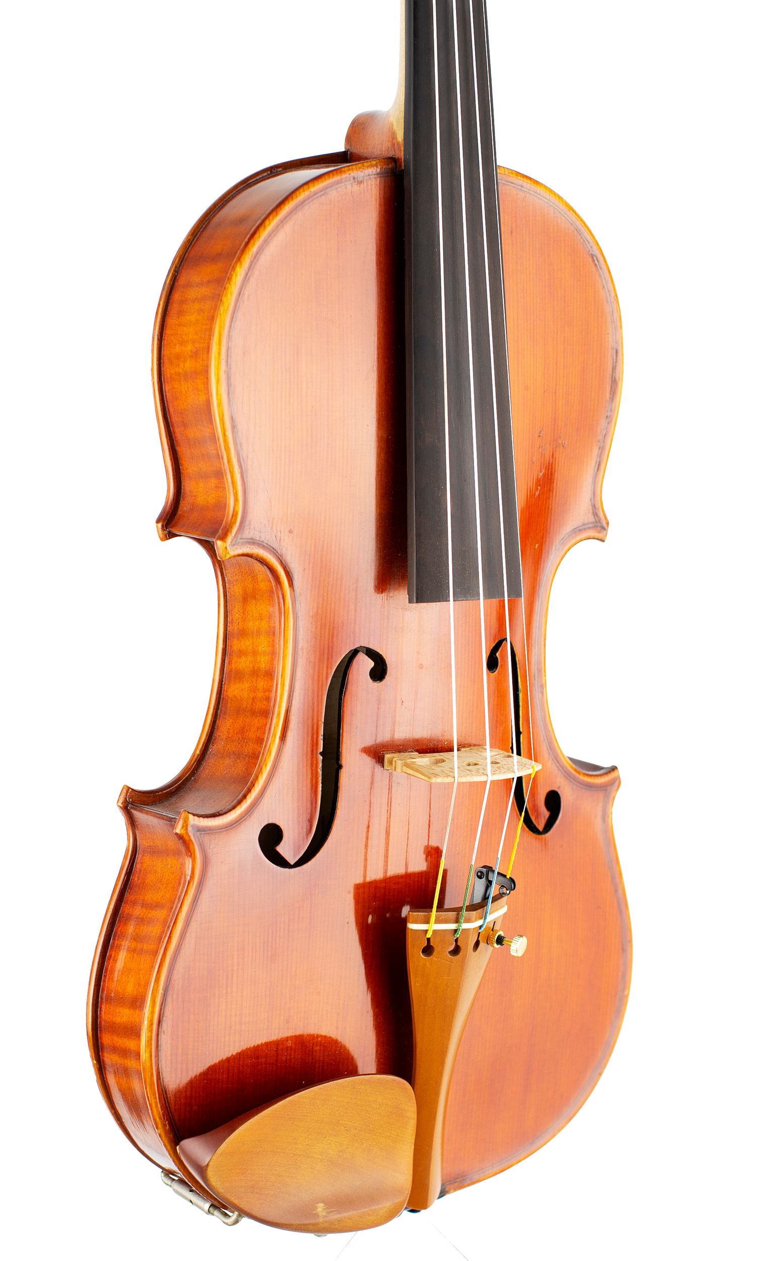 A violin by Antonio Venturini, Cremona, 1983 — angled view, 40°