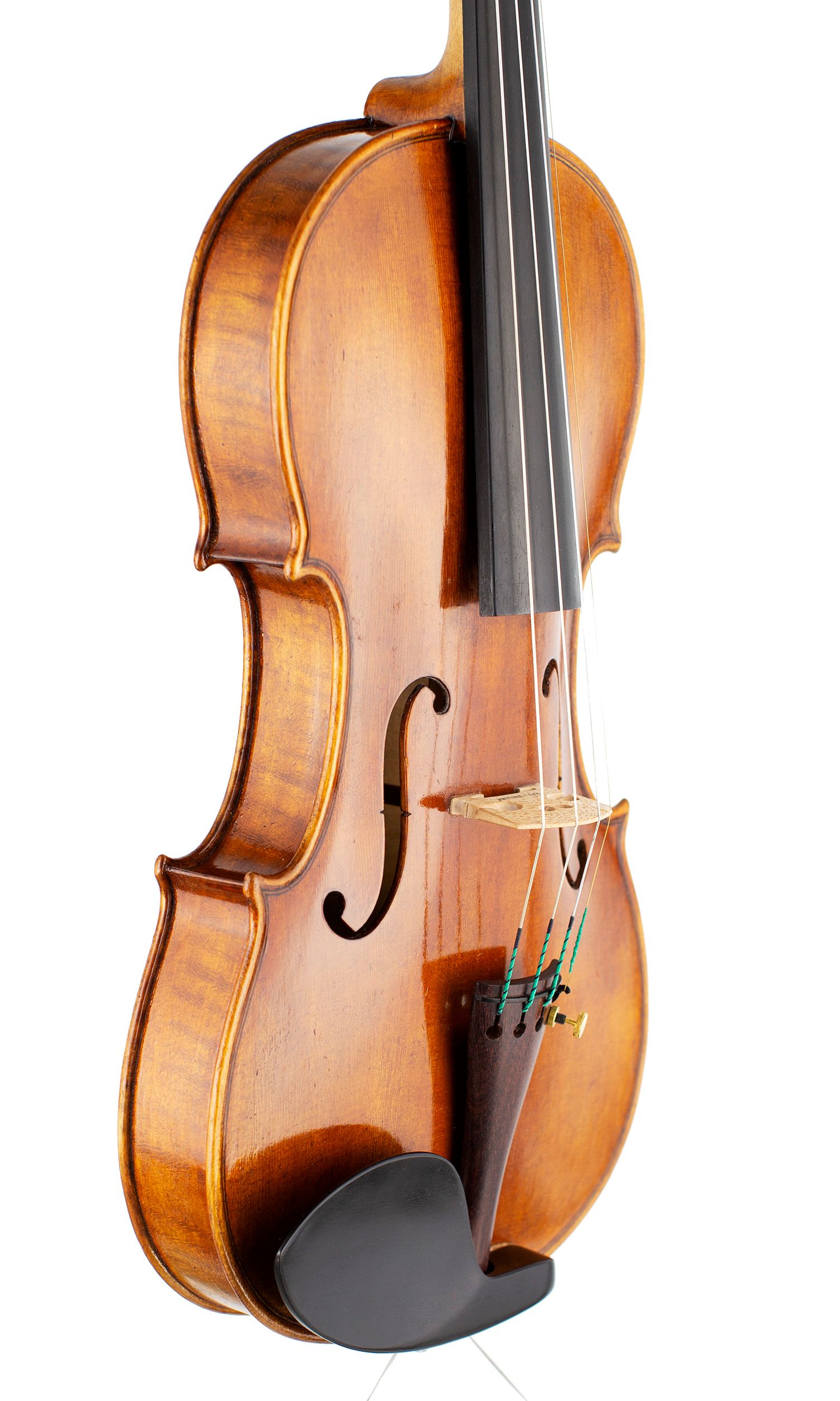 A violin by Paul Shelley, Birmingham, 2018 — angled view, 50°