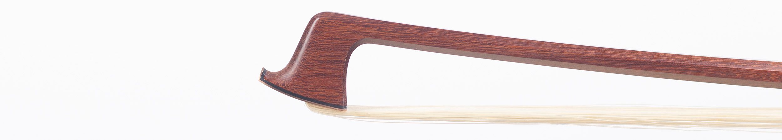 A gold-mounted violin bow by Garner Wilson, Suffolk — head