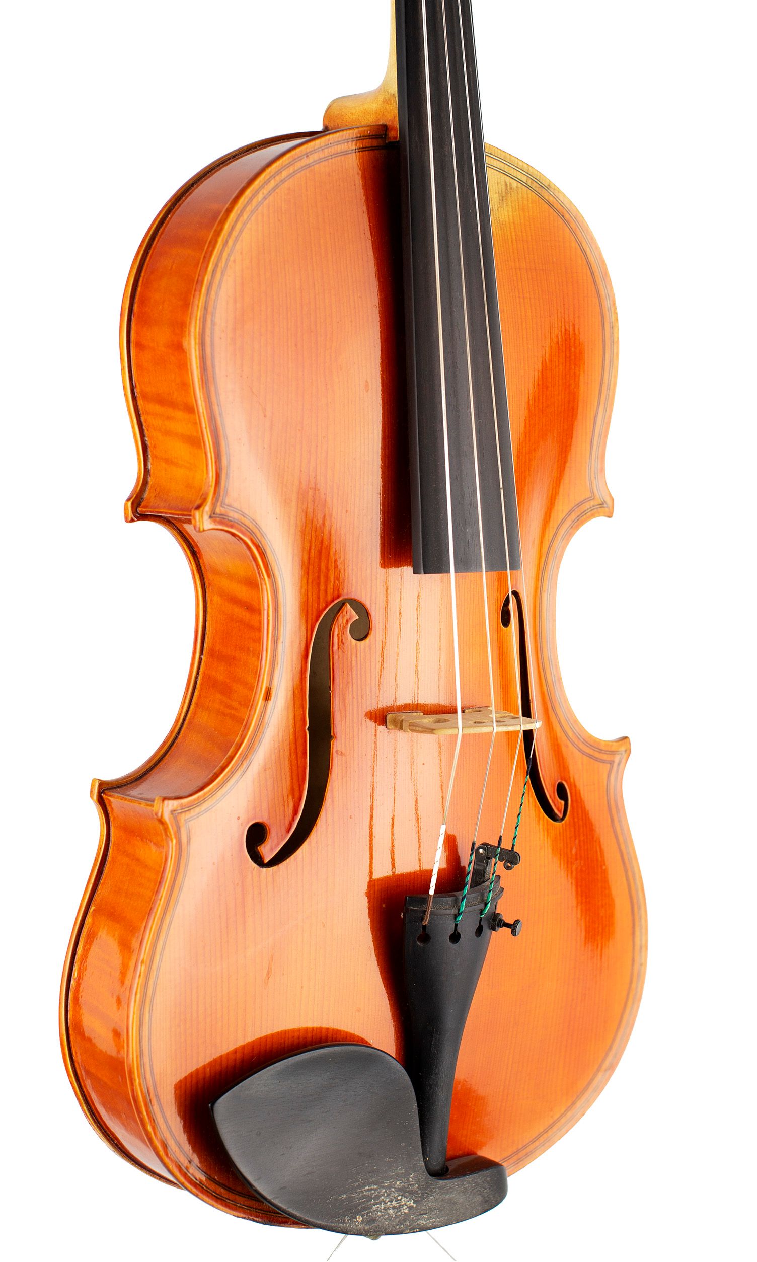 A viola by Rodrick R. Ward, Cambridge, 2010 — angled view, 40°