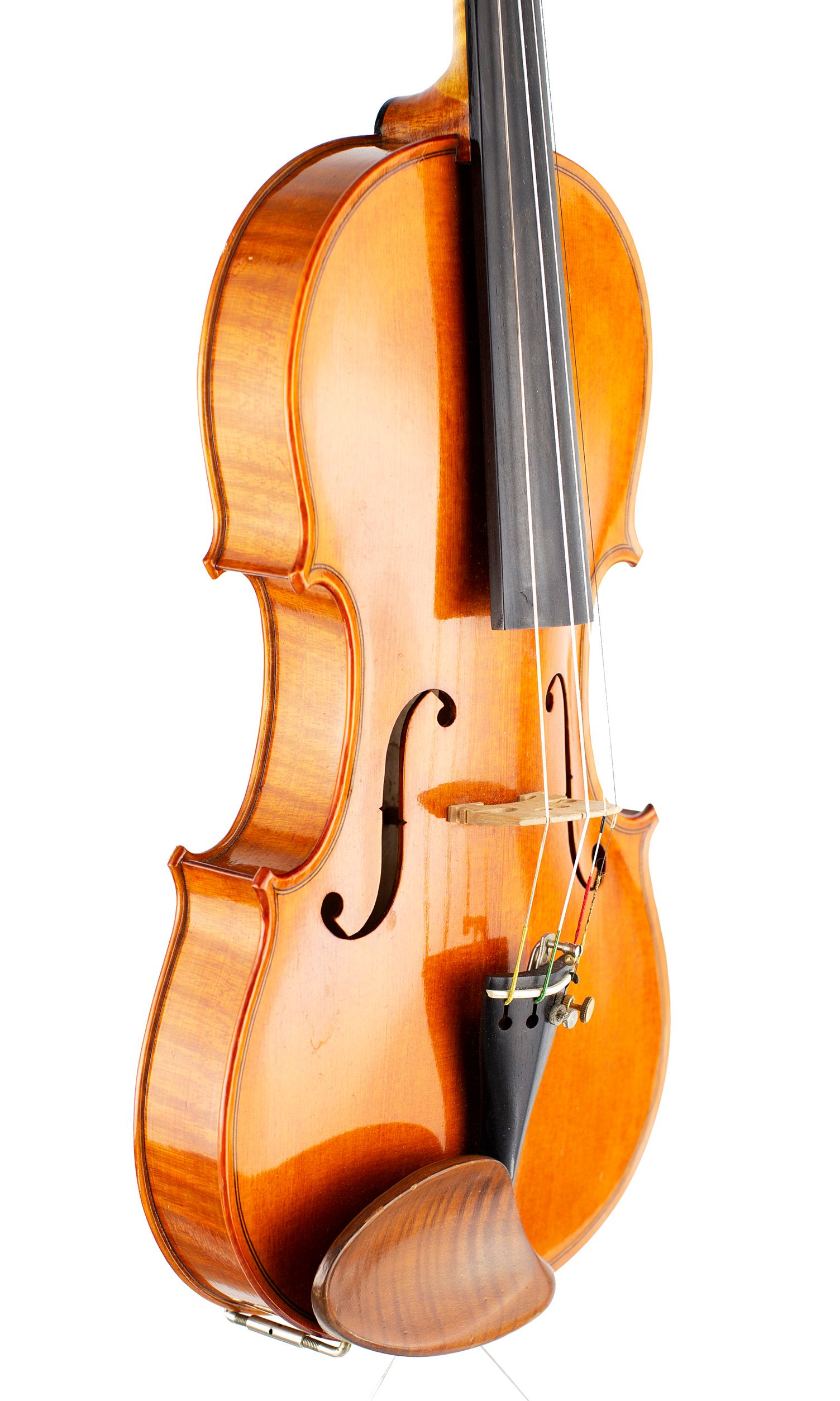 A violin by Gerald Littlewood, Hollingworth-in-Longendale, 1976 — angled view, 50°