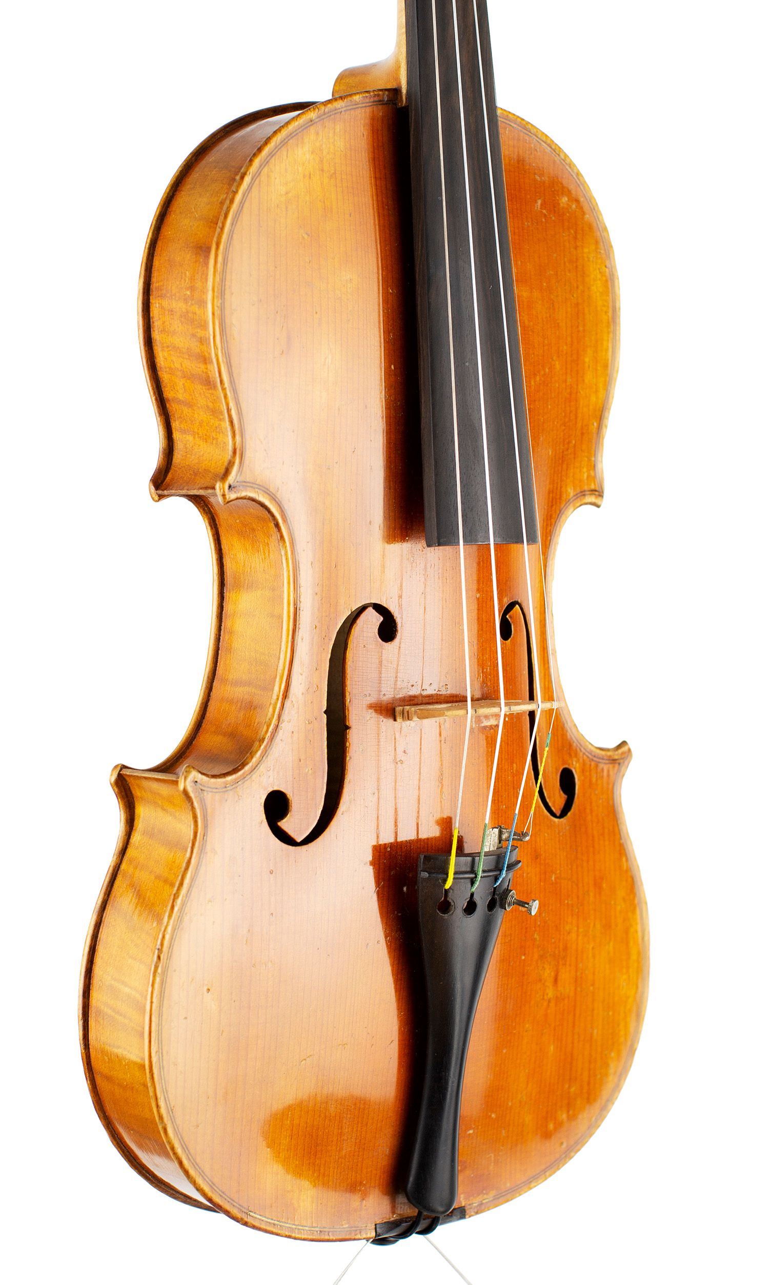Violin, Workshop of Johann Reiter, Mittenwald, 1941 — angled view, 40°