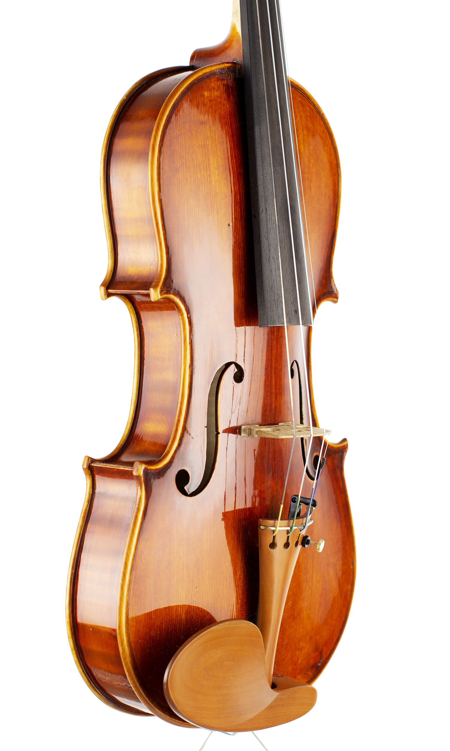 A violin by Dario Alejandro Forero Rojas, Cremona, 2006 — angled view, 50°