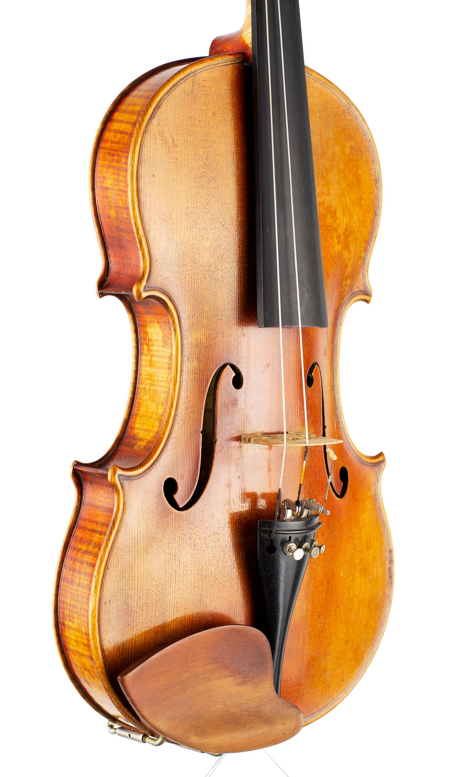 Violin by Ernst Reinhold Schmidt, Markneukirchen, circa 1920 — angled view, 40°