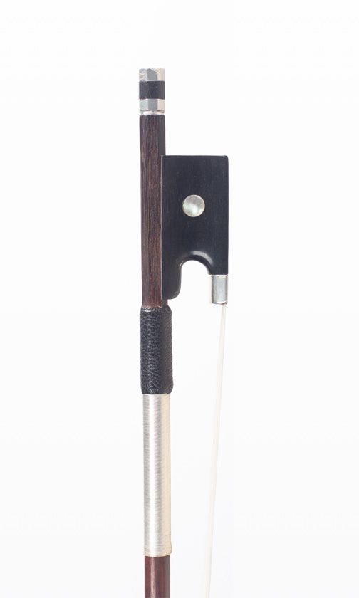 A silver-mounted violin bow by Friedrich Wunderlich, Leipzig — frog detail
