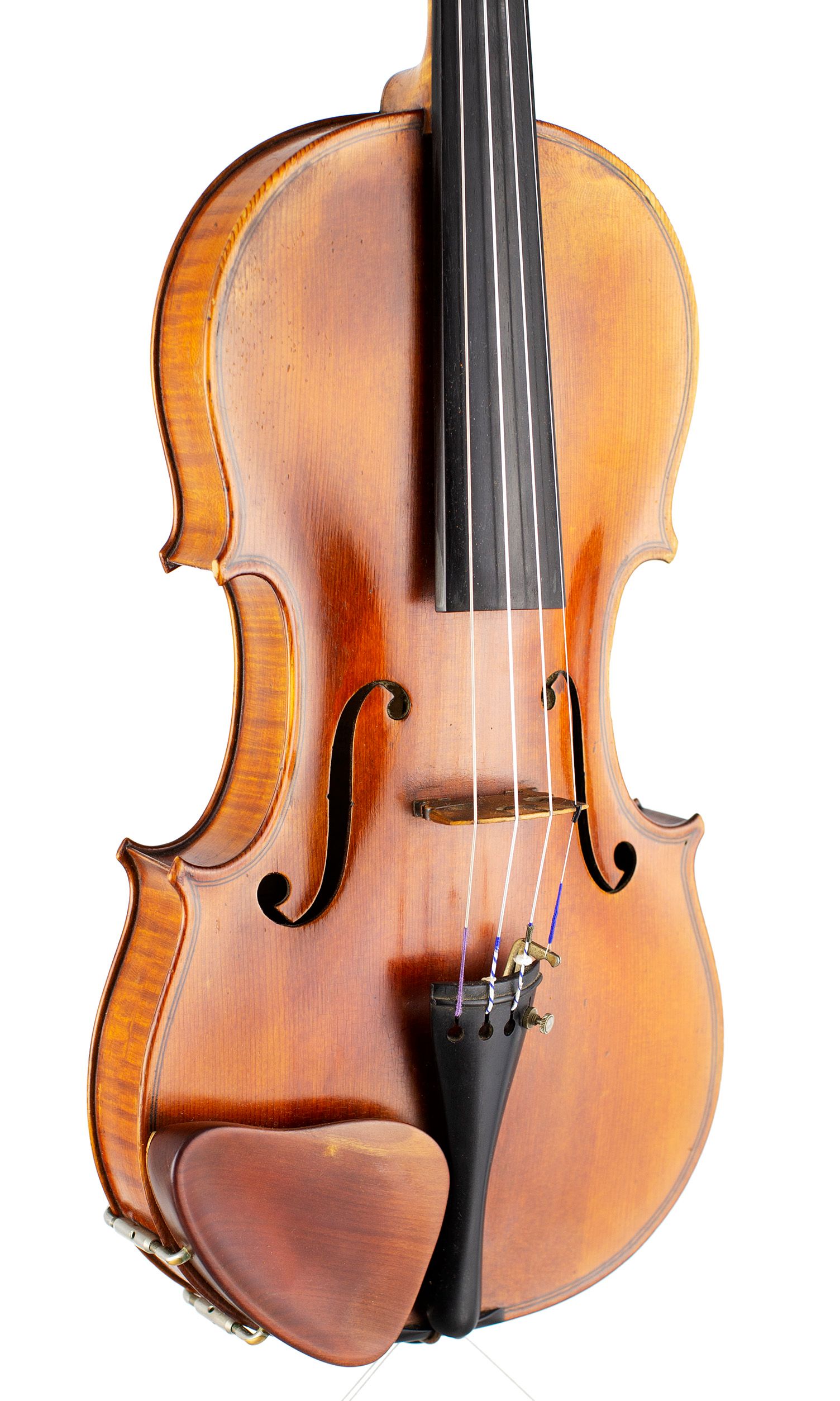 Violin by Paul Voigt, Manchester, 1932 — angled view, 30°