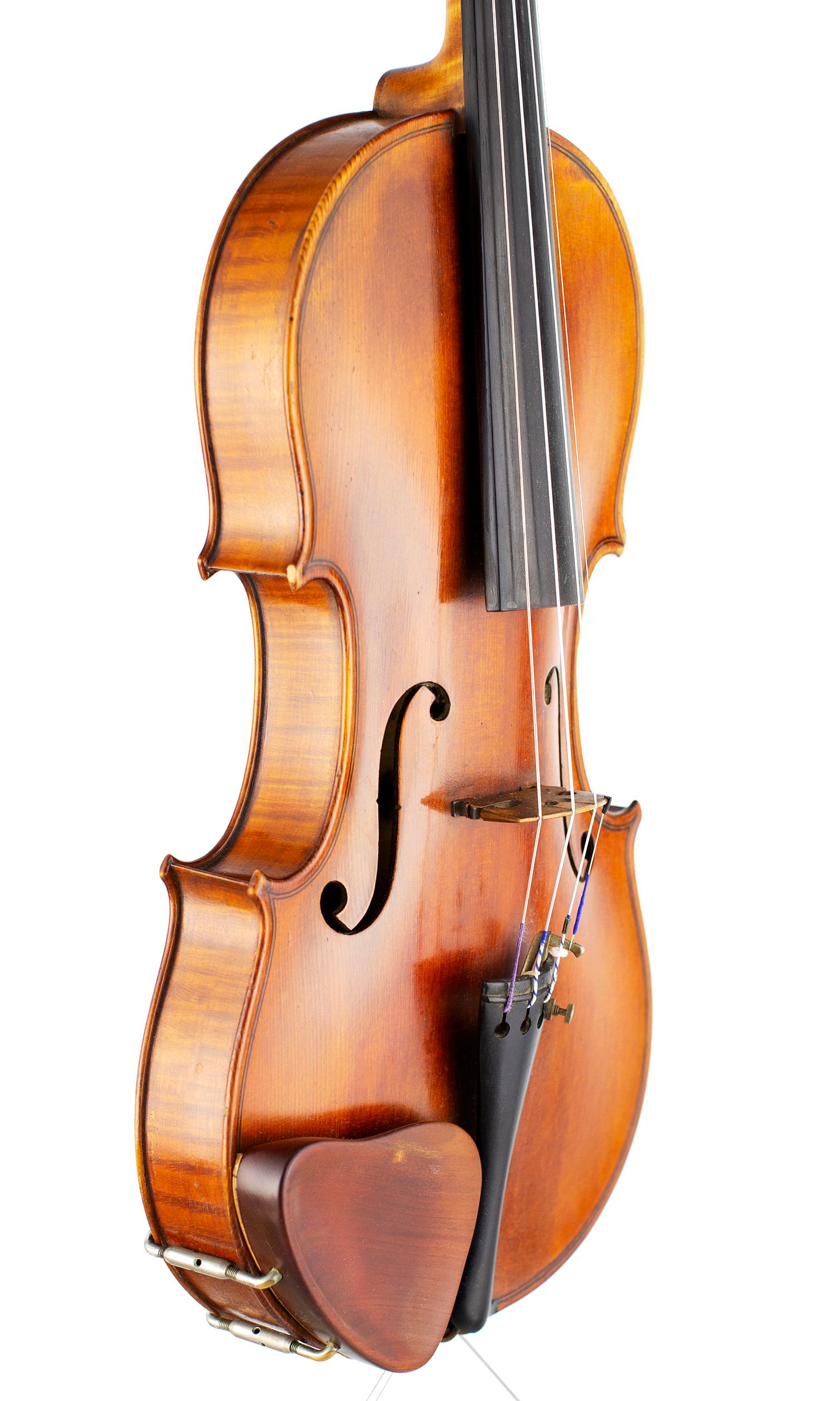 Violin by Paul Voigt, Manchester, 1932 — angled view, 50°