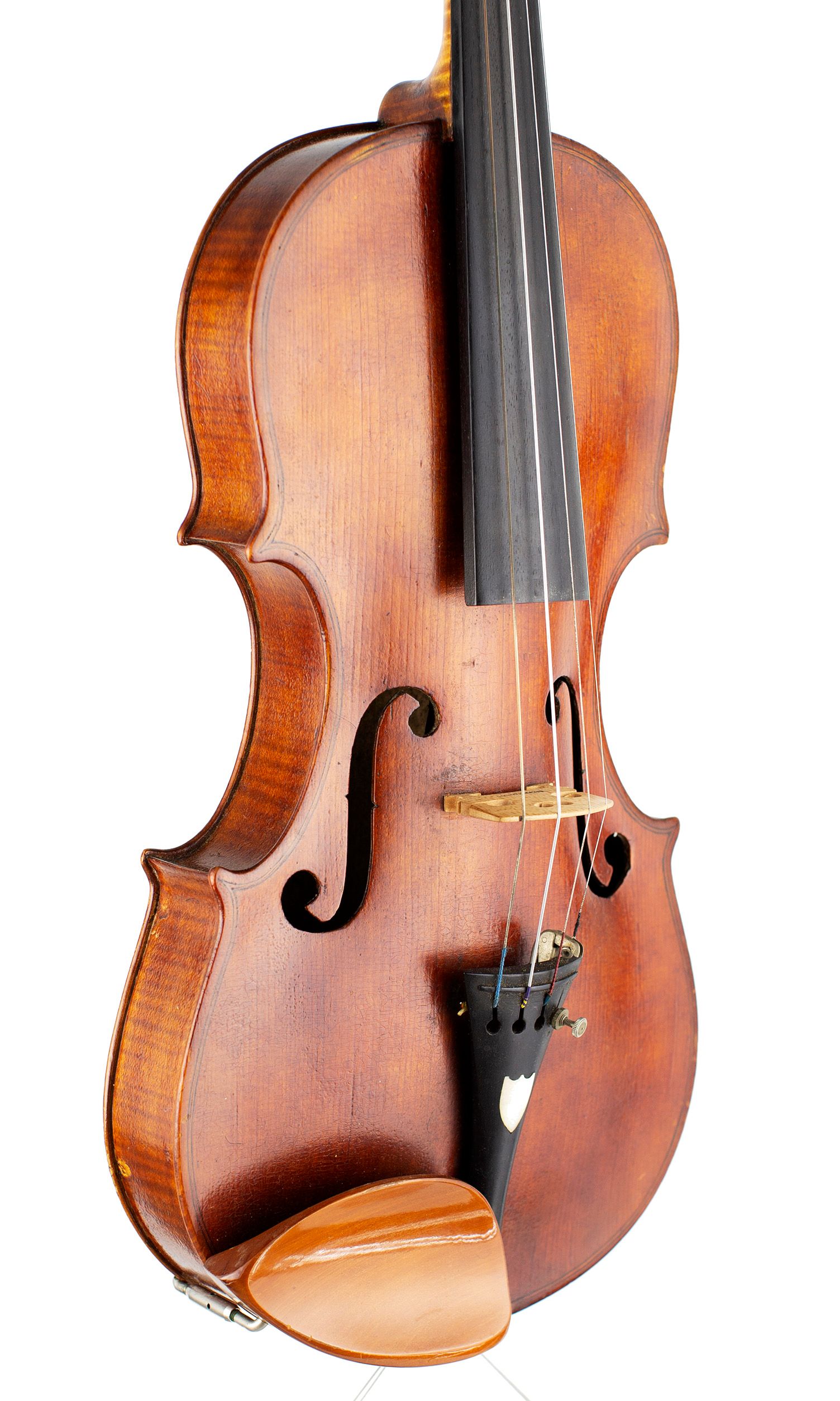 Violin by Robert A. Stanley, Manchester, 1901 — angled view, 40°